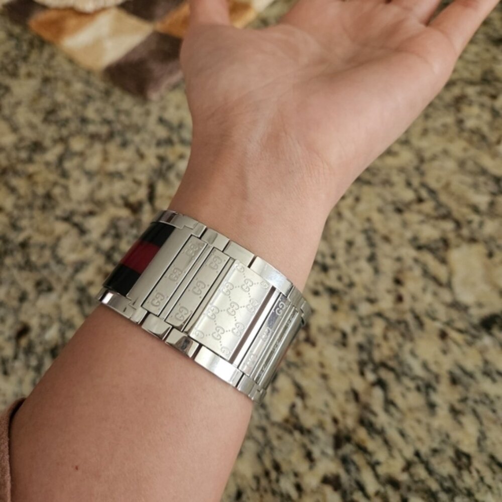 Gucci 112 23mm Unisex Black/Reds Watch - Picture 11 of 14